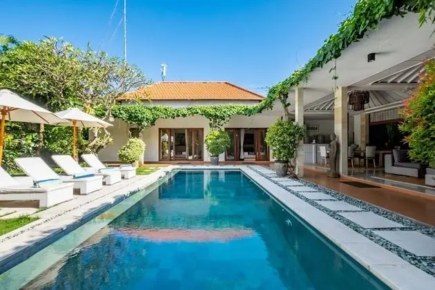 Villa Martini in the heart of Seminyak - Havuz