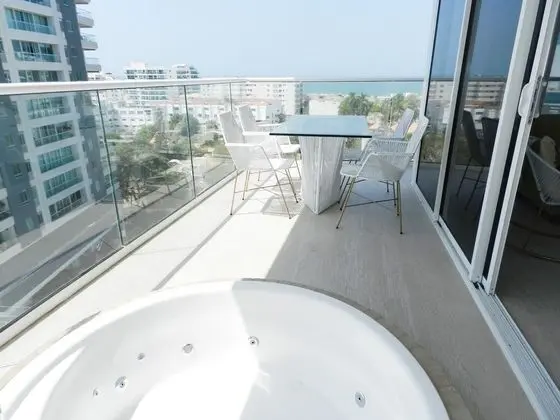 Martinique Delux with Private Hot Tub - Öne Çıkan Resim