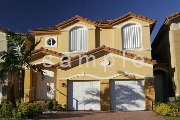 Martin's Windsor Hills 3 Bedroom Condo by Redawning