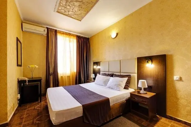 Marton VILLA BADEN - Öne Çıkan Resim