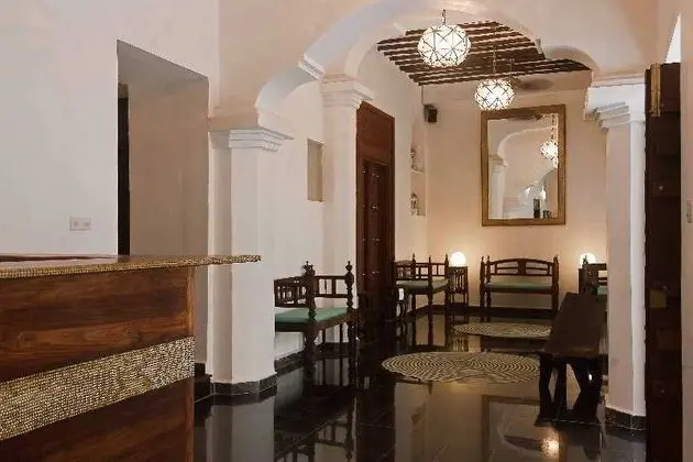 Maru Maru Hotel - Lobi