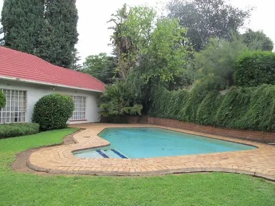 Maru's Bed And Breakfast - Havuz