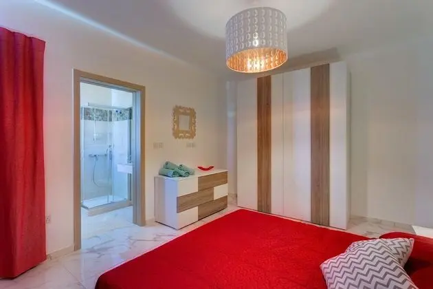 Marvellous 2 Bedroom Apartment by the Sea - Oda