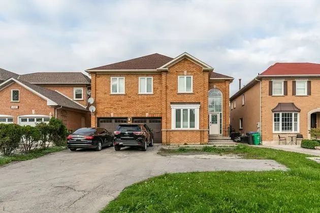 Marvelous Mississauga Family Basement