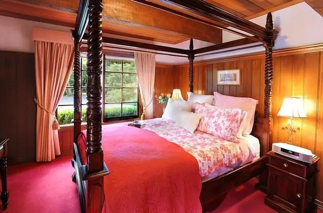 Mary Card's Coach House - Oda