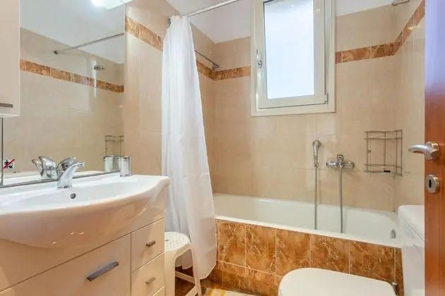 Villa Mary Large Private Pool Walk to Beach Sea Views A C Wifi - 1975 - Banyo Tipleri