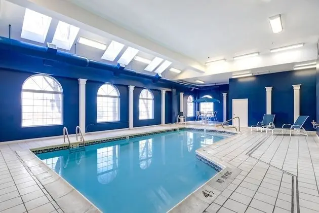 The Marylander Condo & Hotel - Havuz