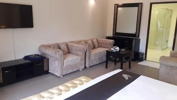 MaryLeena Hotel Gulberg