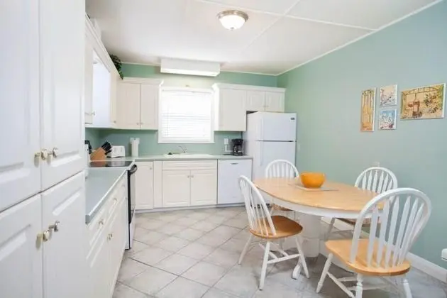 Mary's Sandy Bottoms Vacation Home - Mutfak