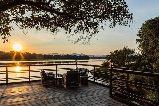 Masaumbezi River Lodge