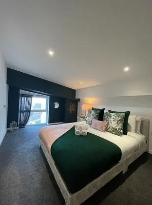 Masshouse Penthouse by JLJ Apartments