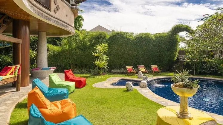 Massive Villa Brawa in Canggu - Havuz