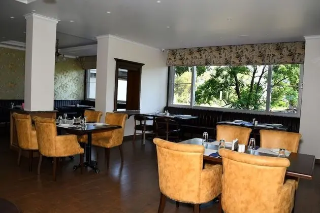 Mastiff Villa Camellia - A Tea Estate Hotel - Yerinde Yemek