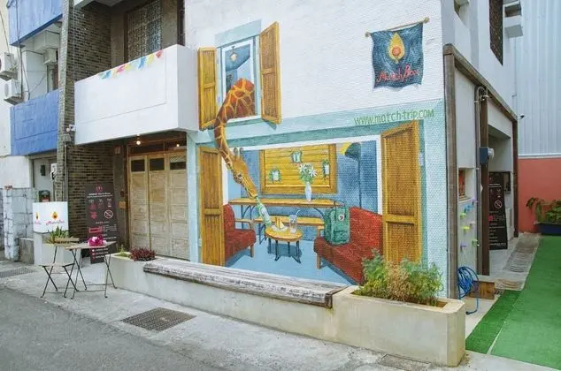 MatchBox Hostel
