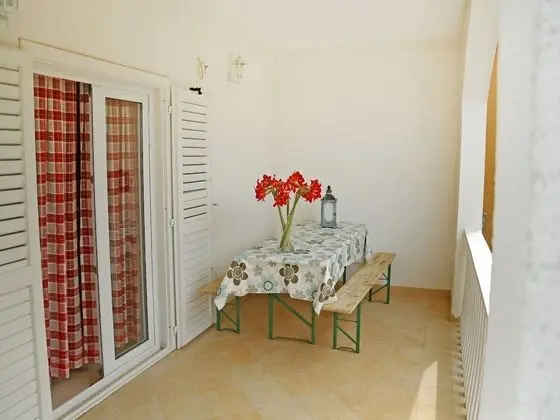 Matea - With Nice Garden - A3 Dolje - Öne Çıkan Resim