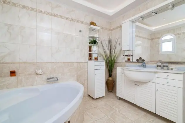 Matina s Family House With Your Private Jacuzzi - Matina s Family House With Your Private Jacuzzi - Oda