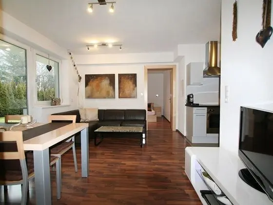 Matt See in See With 2 Bedrooms and 3 Bathrooms - Oda