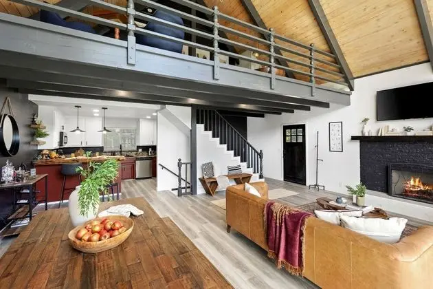 The Matterhorn Manor by Avantstay Harry Potter Inspired A-frame Home w/ Hot Tub & Views - İç Mekan