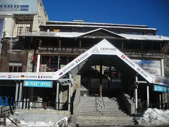 Matterhorn View Apartment in Breuil-Cervinia near Ski Area - Konum Öne Çıkanlar