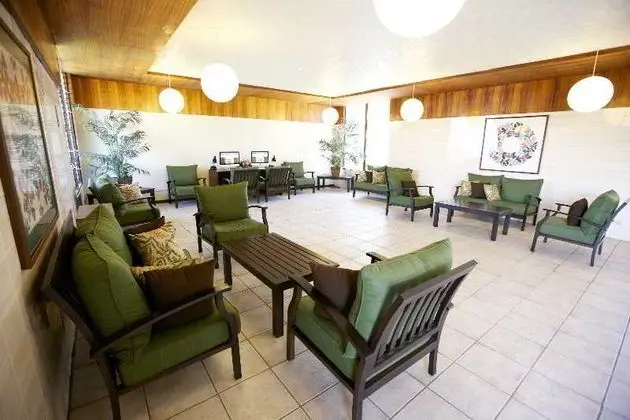 Maui Seaside Hotel - Lobi