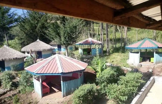 Maverick Camp Rondavels and Homestay - Dış Mekan