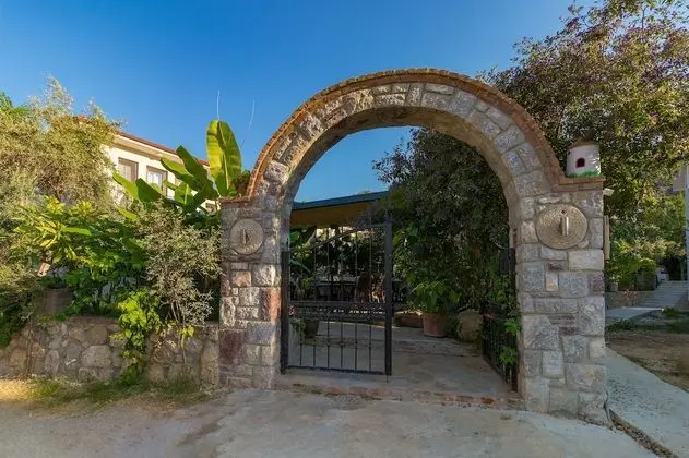 Mavi Deniz Konuk Evi - Dış Mekan