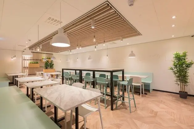 Maxhotel Amsterdam Airport Schiphol - Lobi