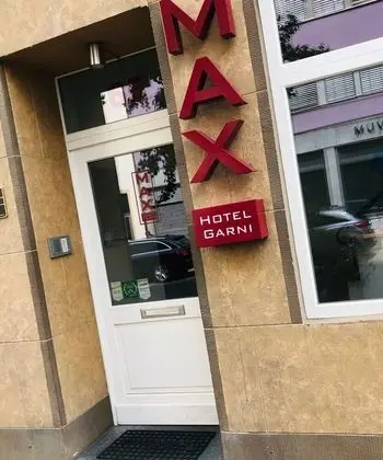Max Hotel Garni - Dış Mekan