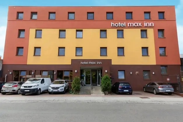 Max Inn Hotel - Dış Mekan