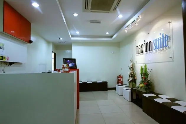 Max Inn Suite Hotel - Lobi