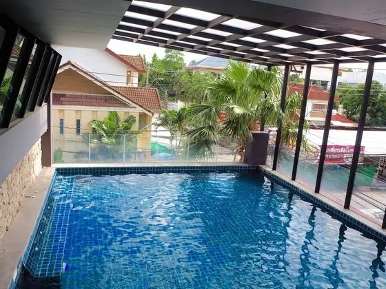 Max Pavillage Bangkok - Havuz