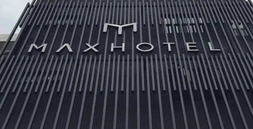 Max Hotel Subang Jaya - Dış Mekan