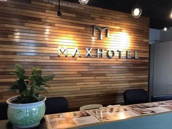 Max Hotel Subang Jaya - Lobi