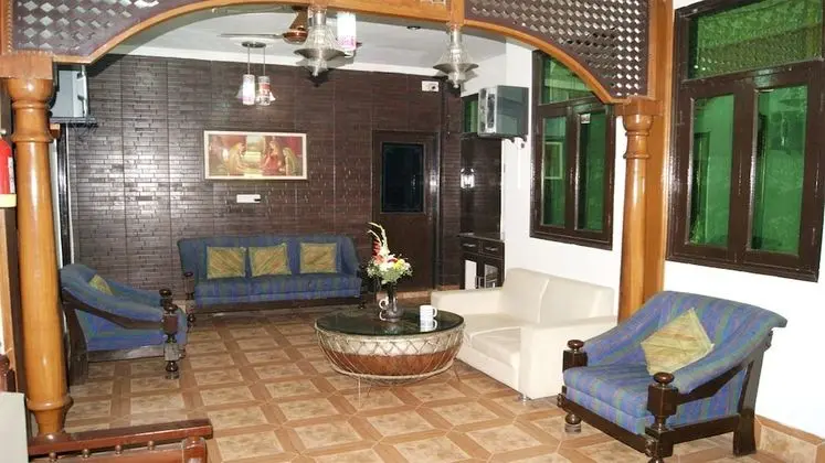Maxfort Guest House Delhi
