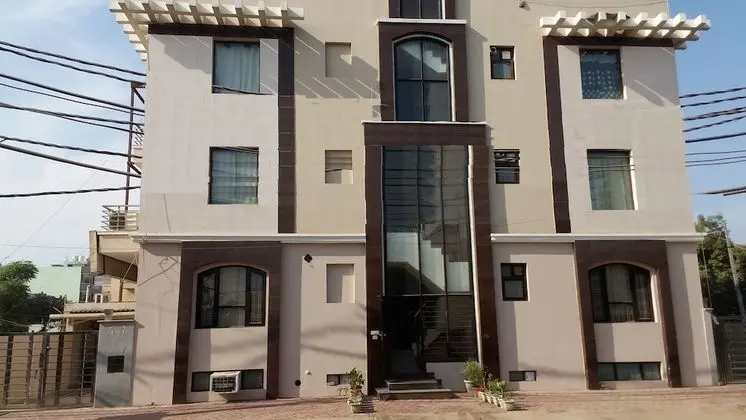 Maxfort Service Apartment