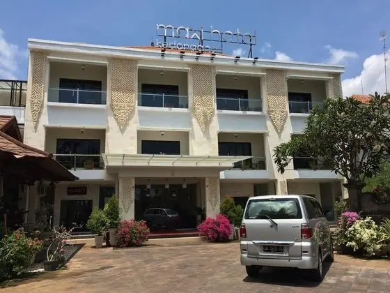 Maxi Hotel Kedonganan - Dış Mekan