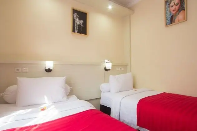 Maxi Hotel Kedonganan - Oda
