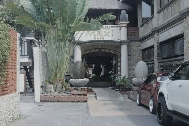 Maxi Hotel & Spa
