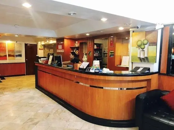 Maxim's Inn