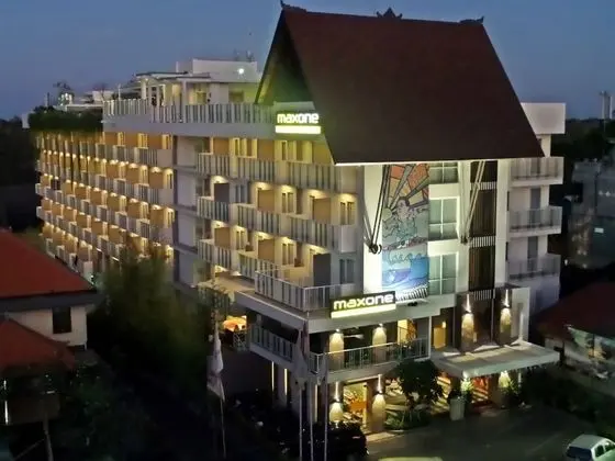 MaxOneHotels at Bukit Jimbaran - CHSE Certified - Dış Mekan