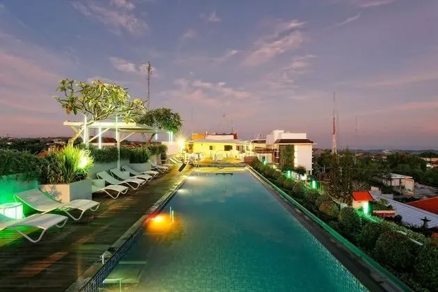 MaxOneHotels at Bukit Jimbaran - CHSE Certified - Havuz