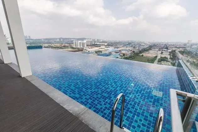 MaxStays - Max Home at Da Men Residences - Havuz