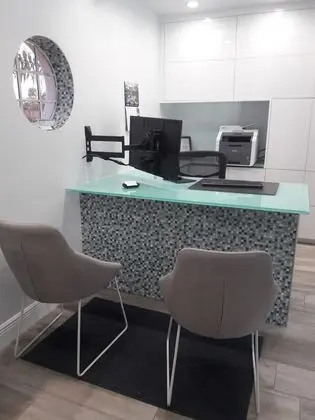 May-Dee Suites - Lobi