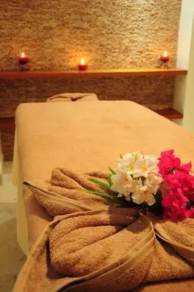 Maya Villa Condo Hotel & Beach Club - Spa