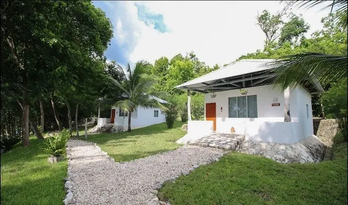 Maya Zacpetén Jungle Lodge