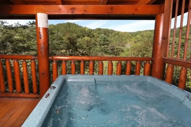 Mayberry - Three Bedroom Cabin - Spa