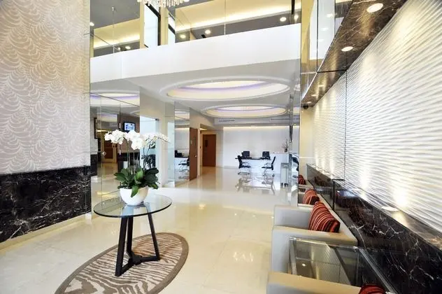 Mayfair Suites - Lobi
