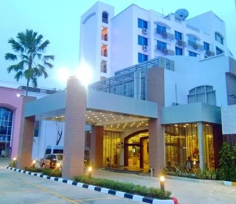 Mayflower Grande Hotel Phitsanulok - Dış Mekan