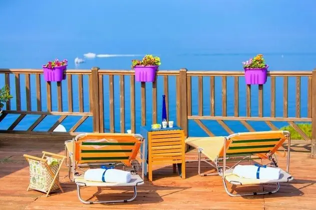 Villa Mayla With Sea View Jacuzzi Near the Sea - Oda