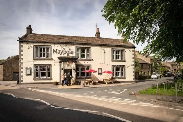 Maypole Inn